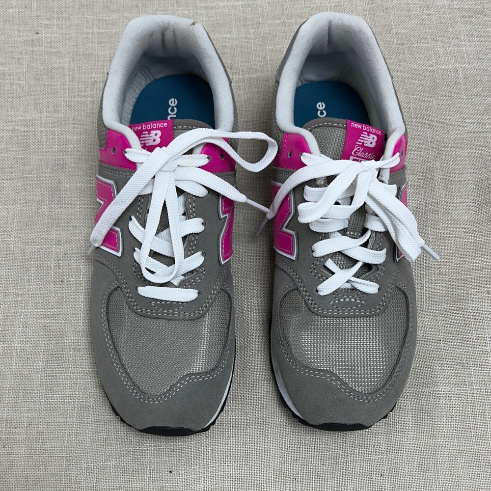 New Balance Women's Sneakers in Gray and Pink
5.5 kidss’or 38 women